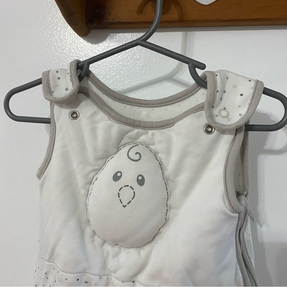 Nested Bean White and Gray Sleep Sack Size Medium - Picture 4 of 5